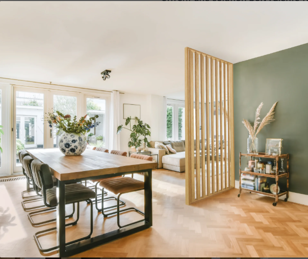 Claustra en bois pour un aménagement intérieur lumineux à Arcachon